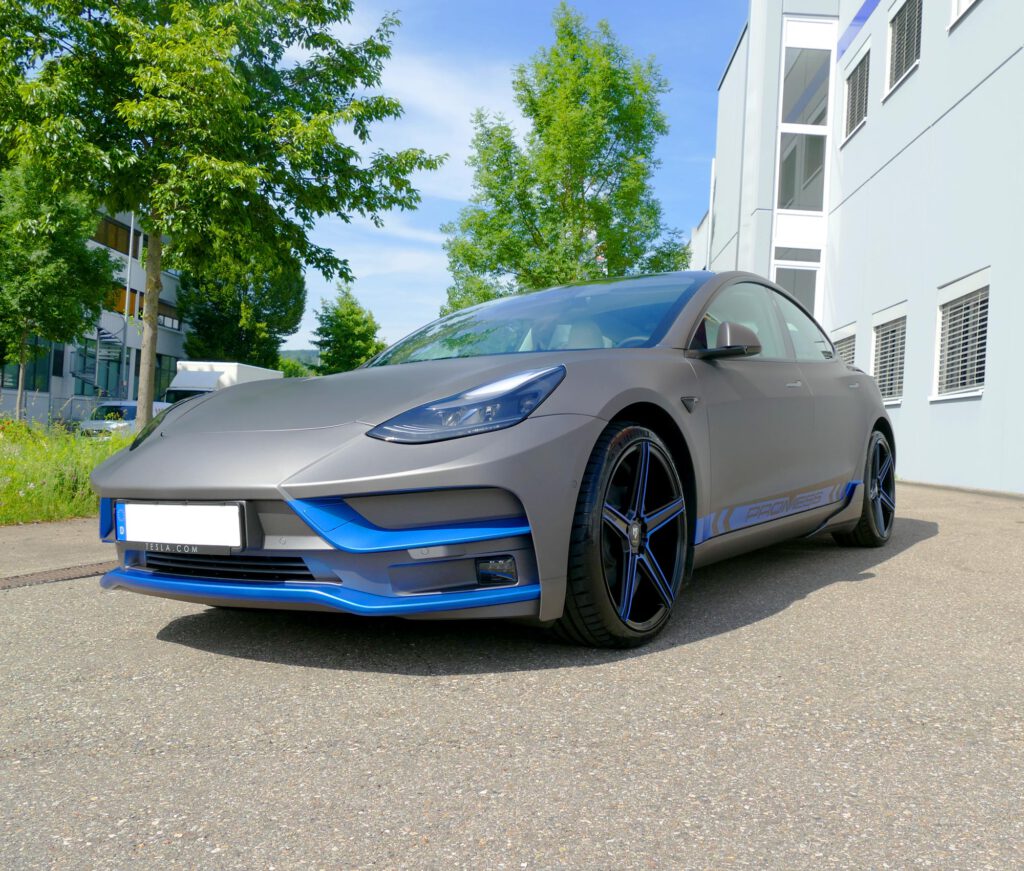Tesla Carwrapping Vollfolierung