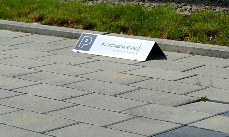 Werbetechnik 36 Parkplatzschikd