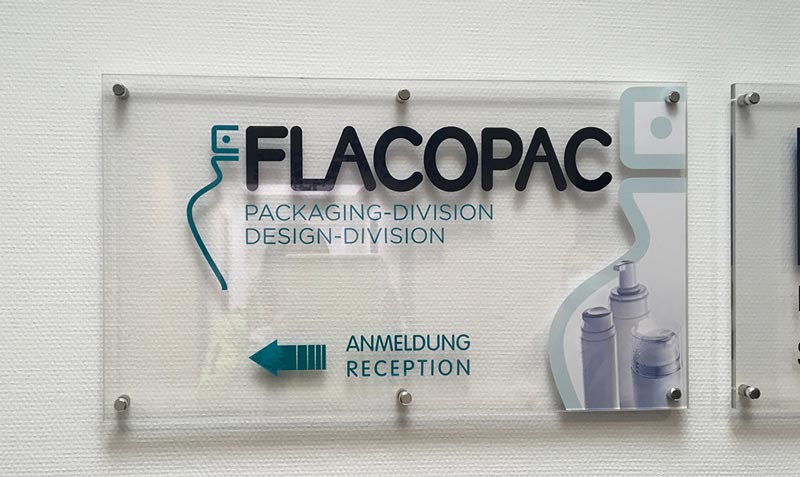 Werbeschilder: Leitsystem und Wegweiser 4 Flacopac Plexiglasschild: Leitsystem zum Empfang, Wegweiser für Laden.